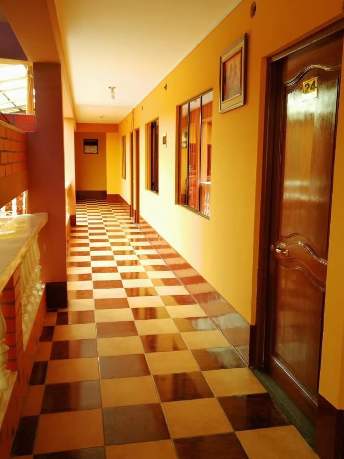 Olas Del Titicaca Backpackers Hostel 코파카바나 외부 사진